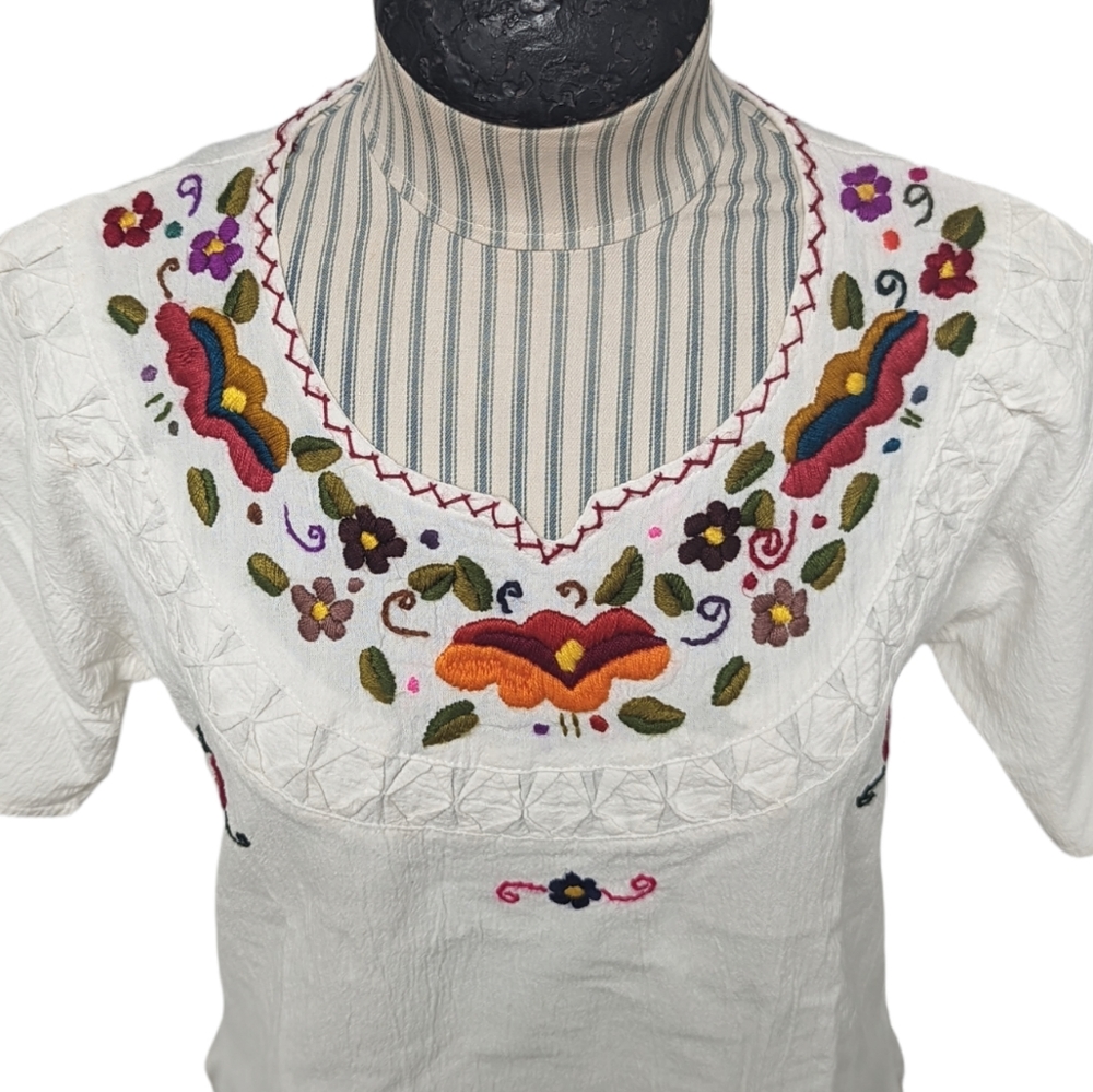 Latin American Embroidered Floral Top - Picture 1 of 7